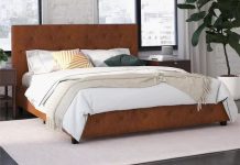 【折后$78.68 包邮】DHP Dakota 皮质软包平台床架 Queen Size