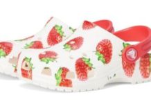 【折后$20 Prime包邮】Crocs 儿童经典草莓洞洞鞋 7T-10T