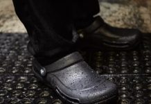 【折后$28.12】Crocs Bistro 系列专业工作洞洞鞋 多色选