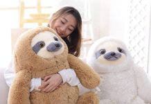 【折后$18.49 Prime包邮】超大树懒毛绒玩具!