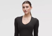 新低之前$54!【折后$39 包邮】Lululemon All It Takes 自带胸垫V领 螺纹长袖T恤 多色选