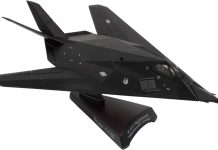 【折后$18.25 Prime包邮】Postage Stamp F-117 美国空军夜鹰隐形战机合金模型 1:150