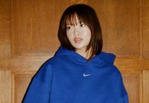 额外半价!【折后$29.99】Nike Studio Fleece 女士宽松短款连帽卫衣