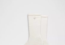 【折后$9 包邮】Lululemon Daily Essential 男女同款舒适棉质中筒袜 两色选